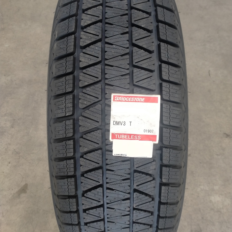 Bridgestone Blizzak DM-V3 285/45R22 110T XL  TL