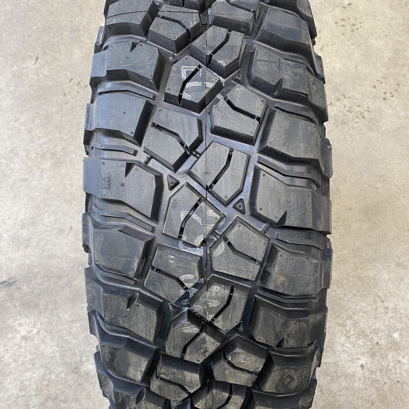 Bfgoodrich Mud-Terrain T/A KM3 LT245/75R17 121/118Q LRD  TL