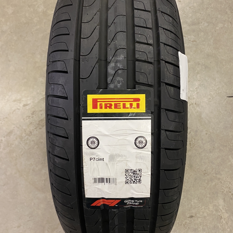 Pirelli Cinturato P7 255/45R18 99W XL * TL