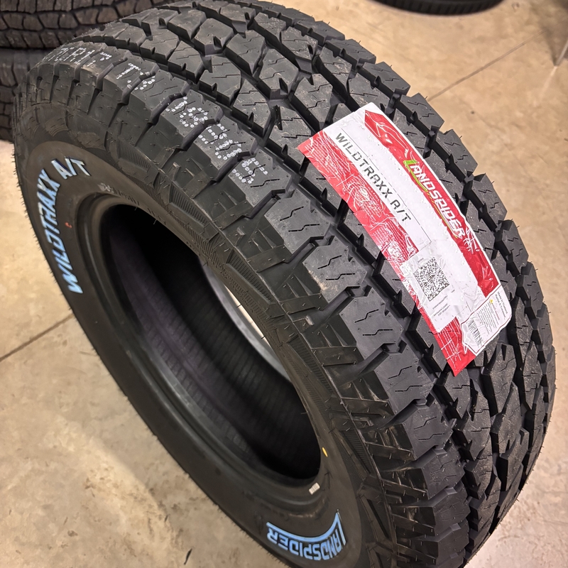 Landspider Wildtraxx A/T P245/70R16 111T XL RWL  TL