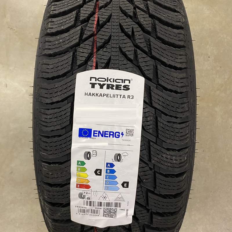 Nokian Tyres Hakkapeliitta R3 235/45R18 98T XL TL