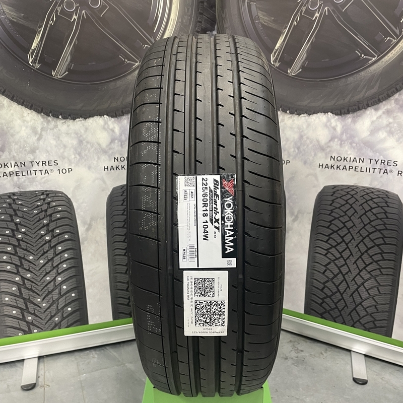 Yokohama BluEarth-XT AE61 225/60R18 104W TL