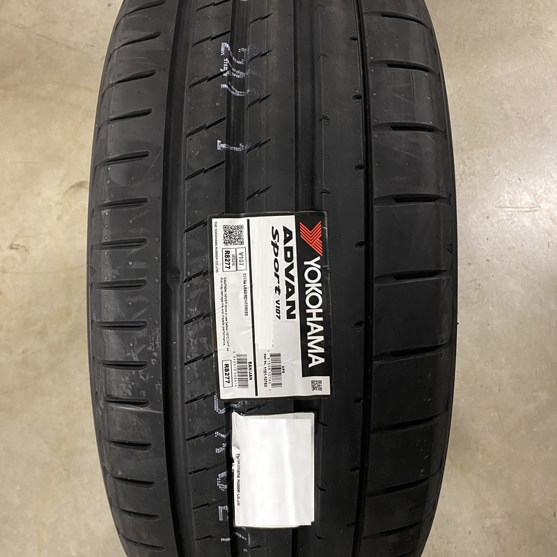 Yokohama Advan Sport V107 245/40R21 100Y TL