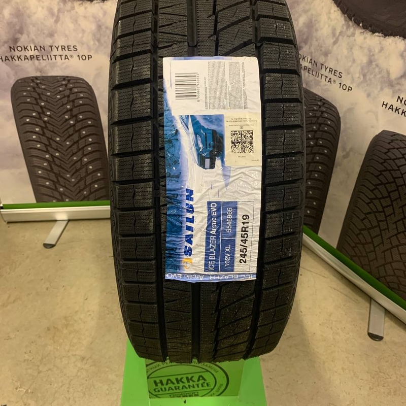 Sailun Ice Blazer Arctic EVO 245/45R19 102V XL TL